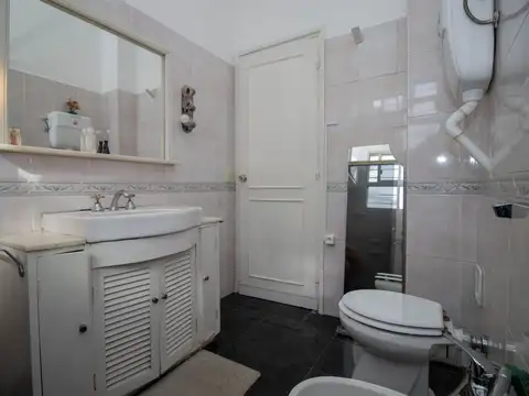 Departamento 6 ambientes con 1 baño