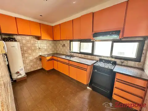 Departamento 4 ambientes con 2 baños
