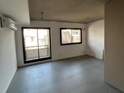 Departamento en Alquiler en Parque Chacabuco, $ 700.000