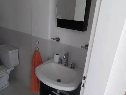 VENDO. Departamento semi céntrico. Concordia, ER.