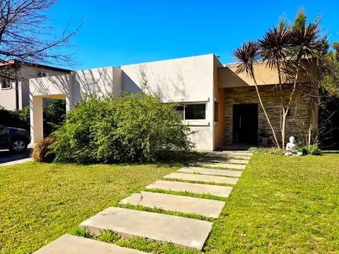 CASA EN VENTA EN MAZANARES CHICO - PILAR