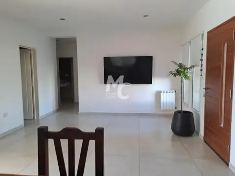 Casa 6 ambientes con 3 baños
