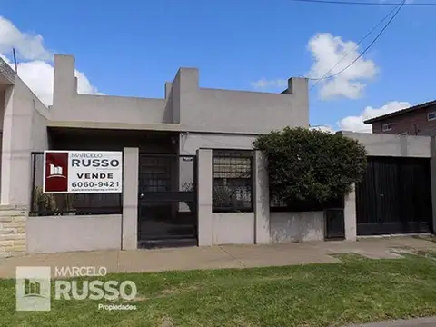 Casa 3 Ambientes C/ Cochera