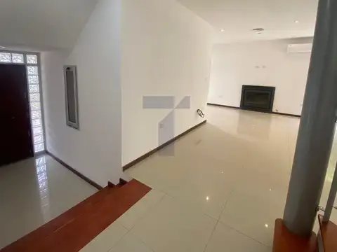 Casa en Alquiler en Fincas de Iraola I, USD 2.300