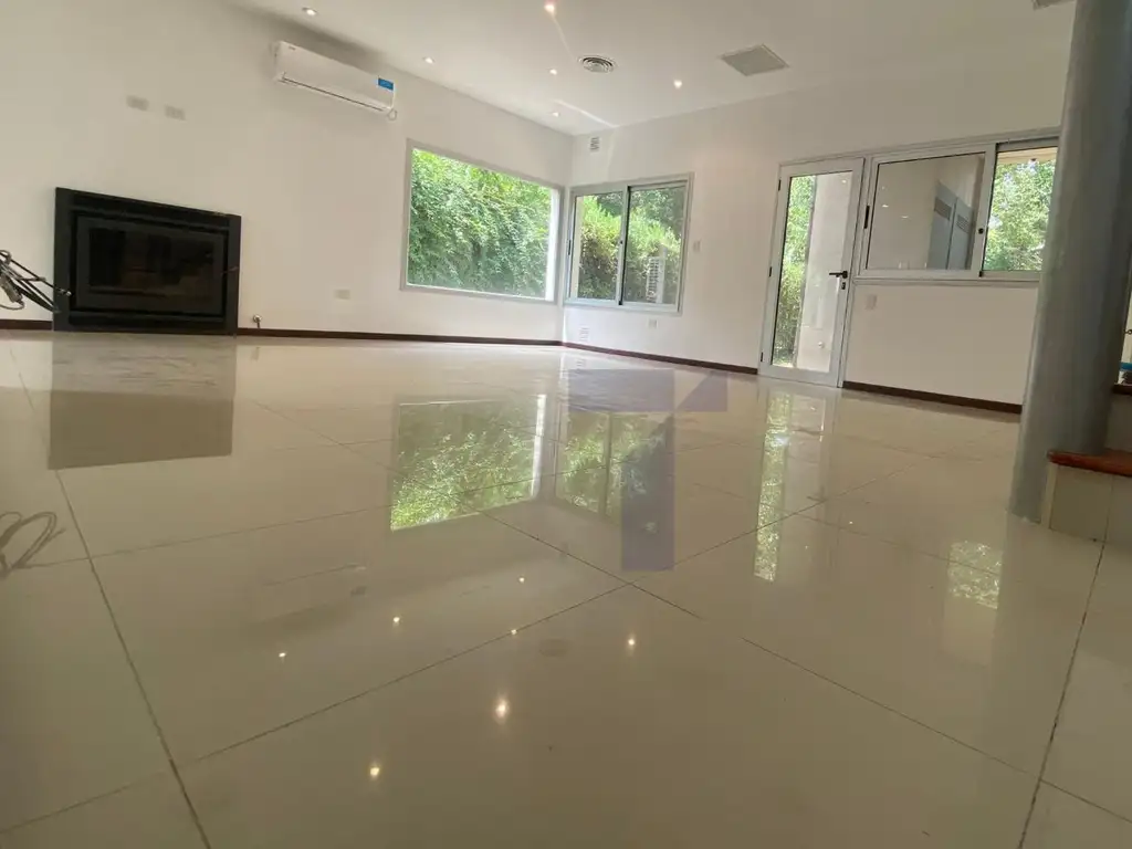 Casa en Alquiler en Fincas de Iraola I
