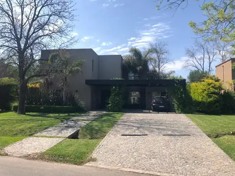 Casa  en Alquiler en Ayres De Pilar, Pilar, G.B.A. Zona Norte