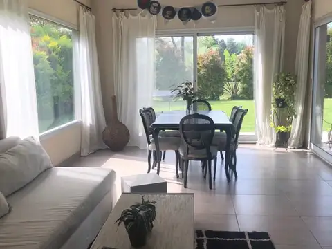 Casa  en Alquiler en Ayres De Pilar, Pilar, G.B.A. Zona Norte