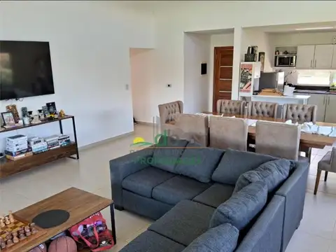 Pilar del Este - Santa Elena