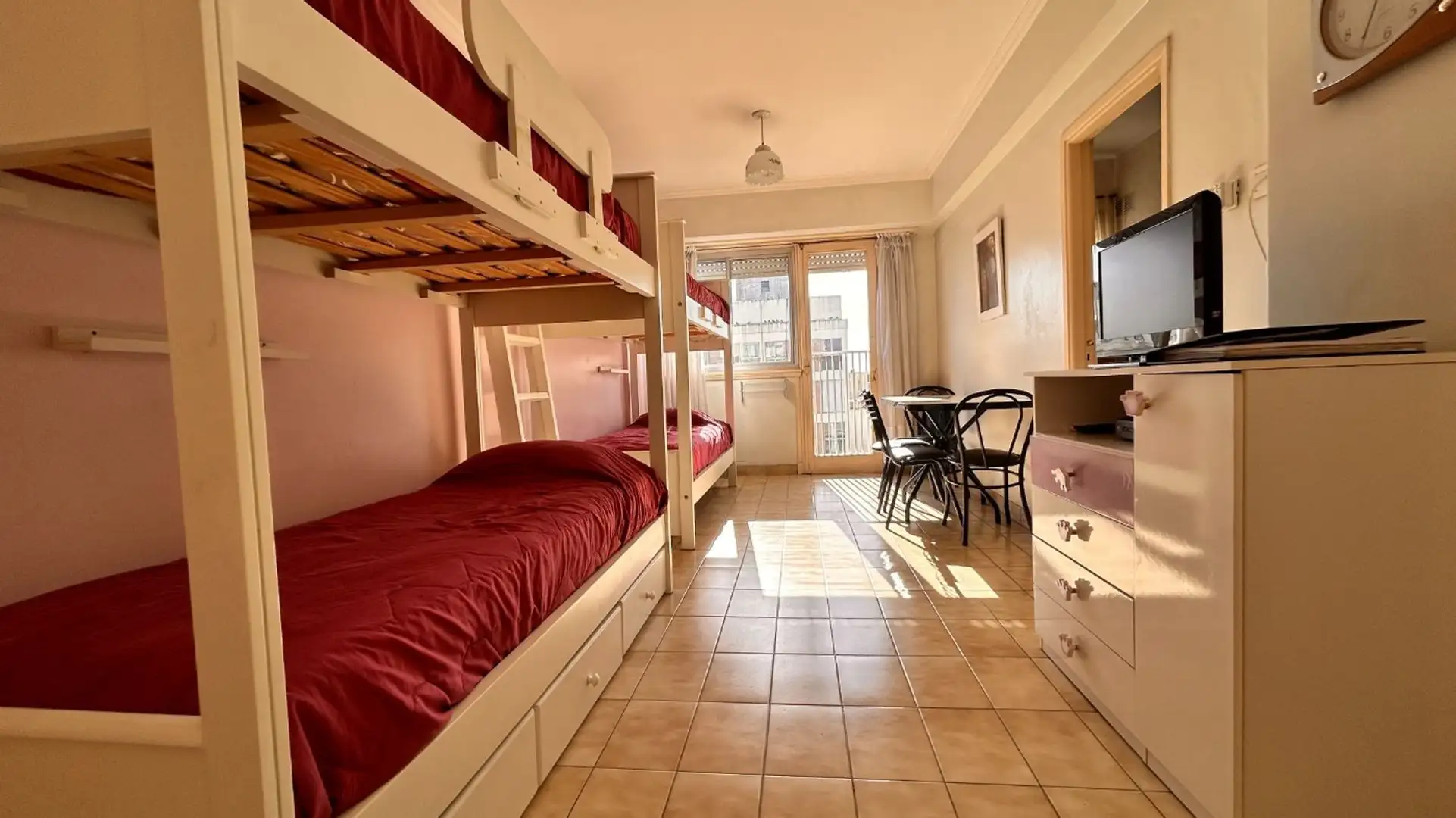 Venta monoambiente zona Guemes frente
