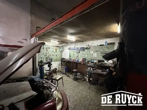 Avenida 12 de Octubre entre Marconi y Madame Curie