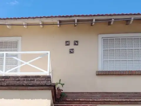 Depto Tipo Casa en Alquiler de 3 ambientes