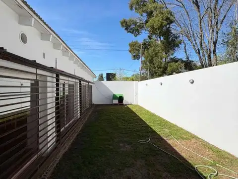 CASA EN VENTA 3 DORMITORIOS Y COCHERA EN EL RINCON