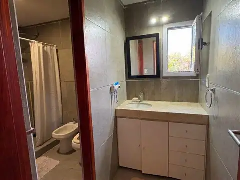 Casa 6 ambientes con 1 baño