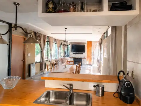 Casa 2 ambientes con 1 baño