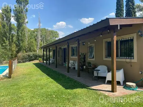 Venta Oportunidad Parque Peró: Hermosa casa 4 amb con Pileta y Jardín – USD 168.000 – Apto Crédito