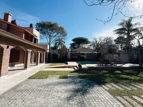 Casa 4 ambientes con 4 baños