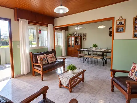 Venta casa 3 amb doble lote Chascomus