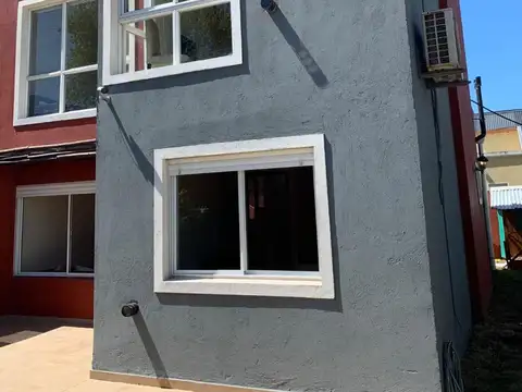 Casa en venta - 2 Dormitorios 1 Baño - Mar de Ajó