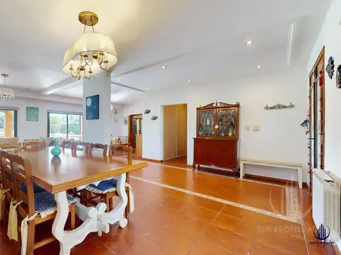 Casa en Venta con 6 cocheras