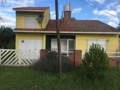 Fragata Sarmiento y rastreador Robinson