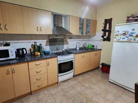 Depto Tipo Casa en Venta en Luis Guillon, USD 110.000