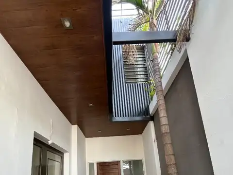 EXCEPCIONAL Casa en B° Jardín 4 dormi 3 baños pileta oficina