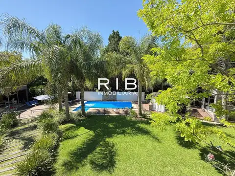 Importante Propiedad Racionalista sobre gran lote parquizado