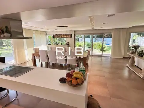 Importante Propiedad Racionalista sobre 2047 m2 parquizados