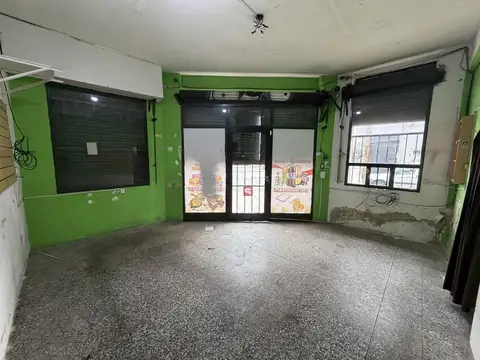 Local en Alquiler en Lomas del Mirador, $ 600.000