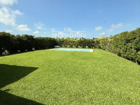 Venta de Casa 4 Ambientes en Santa Elena, Pilar