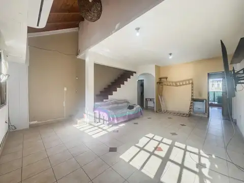 Depto Tipo Casa en Venta de 3 dormitorios