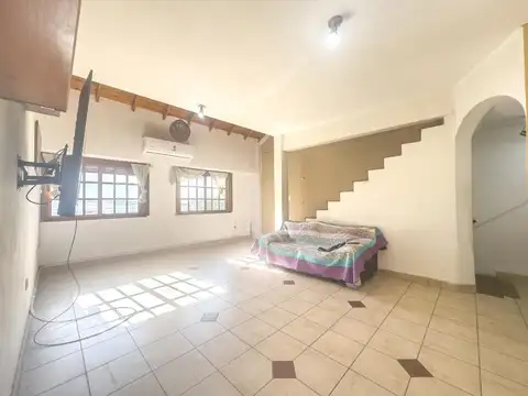 Venta PH 4 amb con patio | luz | divisible | opcional Local comercial | Munro