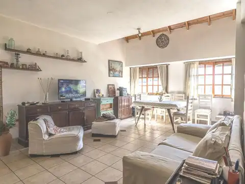 Venta PH 4 amb con patio | luz | divisible | opcional Local comercial | Munro