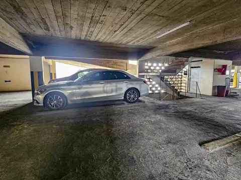 Cochera En Venta En El Centro de Córdoba - Sobre Calle Santa Rosa