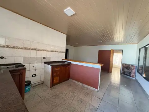Casa 5 ambientes con 2 baños