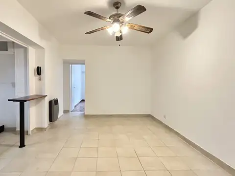 Práctico depto de un dormitorio en Barrio Martin. Colón 1300.