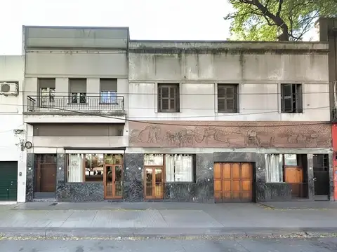 LOTE CON DEMOLICION 19 METROS DE  FRENTE   POR 43 DE FONDO .