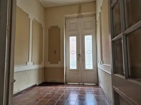 CASA AMPLIA EN CASCO HISTORICO