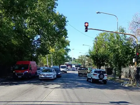 Avenida de los Constituyentes e/ Roma y General N. Manuel Savio
