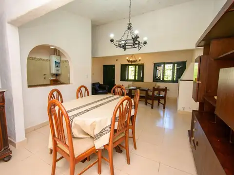 Casa en Venta con 4 cocheras