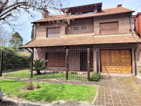 Alquiler casa en Boulogne, 7 ambientes y 2 cocheras