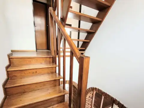 Casa 7 ambientes con 4 baños
