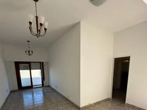 Almirante Brown 1300, Piso 1