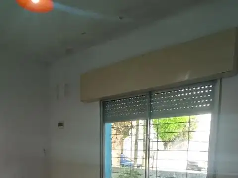 Casa en Venta en Ezpeleta Este, USD 59.000