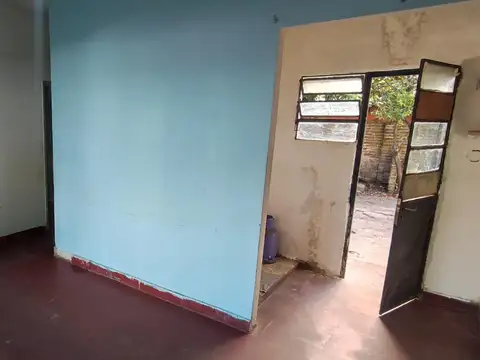 Casa 3 ambientes con 1 baño
