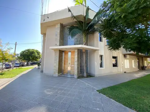 Av. H. Yrigoyen al 1300