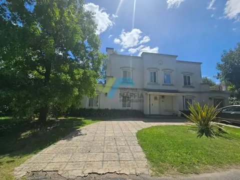 Casa Chalet  en Alquiler en Las Condes, Pilar, G.B.A. Zona Norte