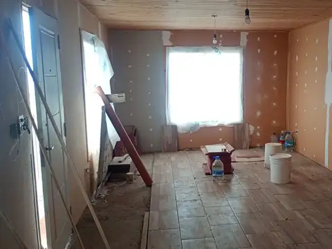 Casa 2 ambientes con 1 baño