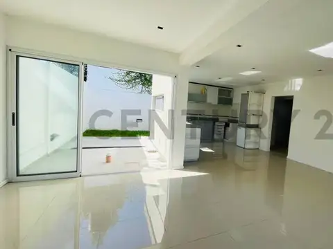 Casa en Venta en City Bell, USD 139.000