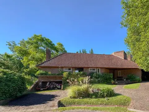 Casa en Venta con 2 cocheras